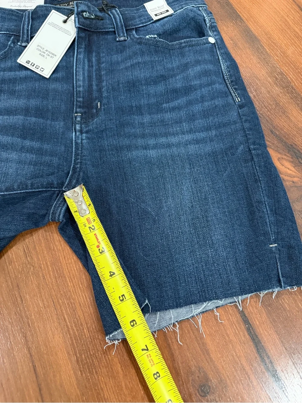 NWT JUDY BLUE Mid Rise Cut Off Shorts Women Sz Large